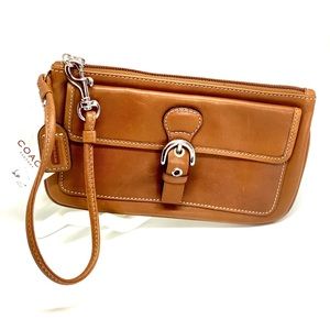 COACH💥NWT~SOLD OUT💥Brown Leather Wristlet FS7156